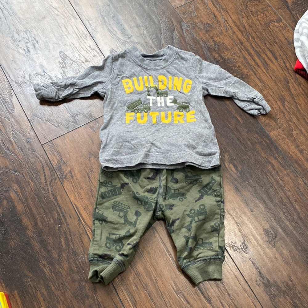 B2G1 FREE Carter’s construction outfit